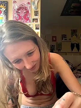 Snapshot of AutumnTides chatting on 9, 10, 2025 AutumnTides online show from 9, 10, 2025