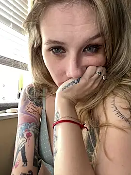 Snapshot of AutumnTides chatting on 22, 2, 2026 AutumnTides online show from 22, 2, 2026