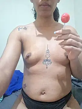 Snapshot of RavenShyfit chatting on 15, 10, 2025 RavenShyfit online show from 15, 10, 2025