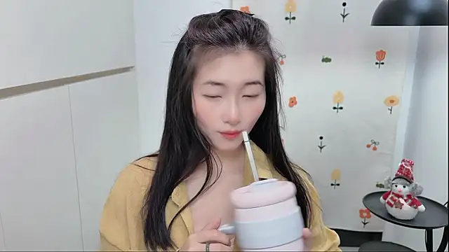 Snapshot of Rosalind_xixi chatting on 10, 5, 2026 Rosalind xixi online show from 10, 5, 2026