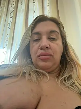 Snapshot of TheeaBlanco chatting on 9, 6, 2026 TheeaBlanco online show from 9, 6, 2026