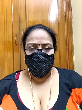 Snapshot of heera-rani chatting on 7, 2, 2026 heera-rani online show from 7, 2, 2026