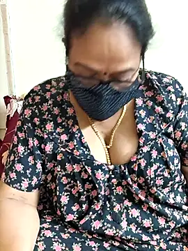 Snapshot of heera-rani chatting on 18, 2, 2026 heera-rani online show from 18, 2, 2026