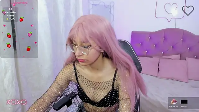 HANNI TAY online show from 30, 11, 2025