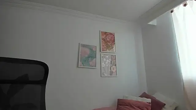 canelleGarces online show from 1, 6, 2026