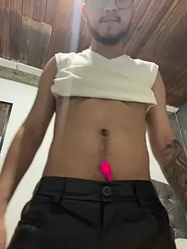 Snapshot of DanteRushh chatting on 11, 11, 2025 DanteRushh online show from 11, 11, 2025