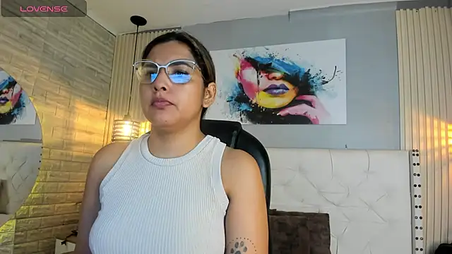 scarletbaker  online show from 21, 4, 2026