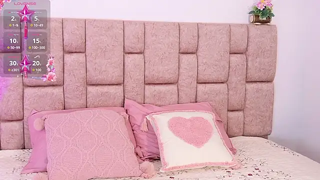 ScarlettLuxe online show from 13, 9, 2025