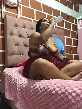 Rachellcooperrr online show from 25, 2, 2026