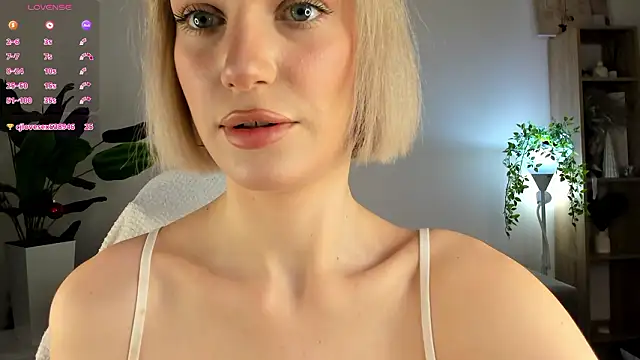 Snapshot of Ice_Strawberry chatting on 19, 1, 2026 Ice Strawberry online show from 19, 1, 2026