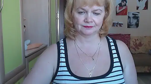 Snapshot of LilyHotlens chatting on 1, 10, 2025 LilyHotlens online show from 1, 10, 2025