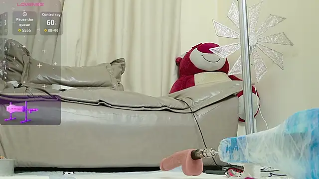 Snapshot of fox-yiyi chatting on 23, 5, 2026 fox-yiyi online show from 23, 5, 2026