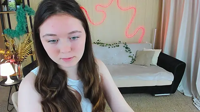 AlluringLookk online show from 4, 10, 2025