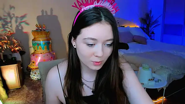 AlluringLookk online show from 27, 11, 2025