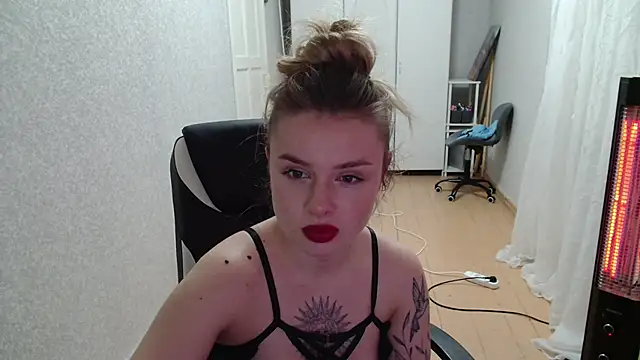 AngelicaHollywood online show from 28, 11, 2025