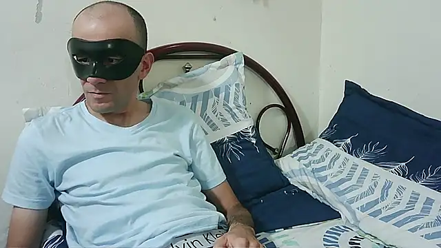 coplehot27 online show from 6, 11, 2025