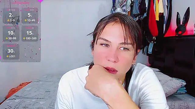 Snapshot of Azley_sweet chatting on 24, 6, 2026 Azley sweet online show from 24, 6, 2026