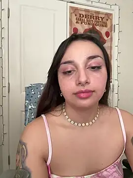 Snapshot of CharmingMaddie chatting on 9, 2, 2026 CharmingMaddie online show from 9, 2, 2026