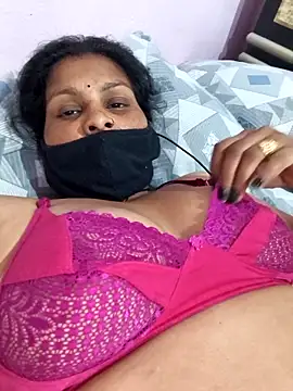 Snapshot of Love-pari077 chatting on 3, 3, 2026 Love-pari077 online show from 3, 3, 2026