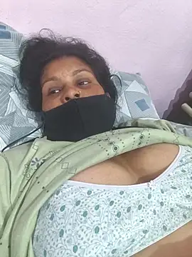 Snapshot of Love-pari077 chatting on 5, 3, 2026 Love-pari077 online show from 5, 3, 2026