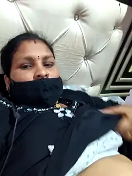 Snapshot of Love-pari077 chatting on 9, 4, 2026 Love-pari077 online show from 9, 4, 2026