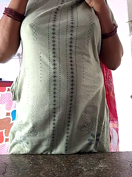 Snapshot of Love-pari077 chatting on 12, 4, 2026 Love-pari077 online show from 12, 4, 2026