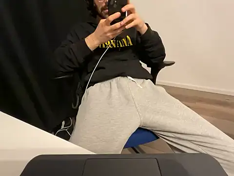 Frankieyyy1 online show from 29, 4, 2026