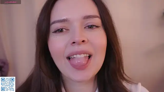 Snapshot of BlissHey chatting on 24, 10, 2025 BlissHey online show from 24, 10, 2025