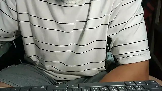 Snapshot of bigbb101011 chatting on 11, 11, 2025 bigbb101011 online show from 11, 11, 2025