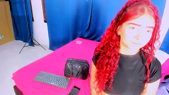 Snapshot of Venus_velvett chatting on 14, 10, 2025 Venus velvett online show from 14, 10, 2025