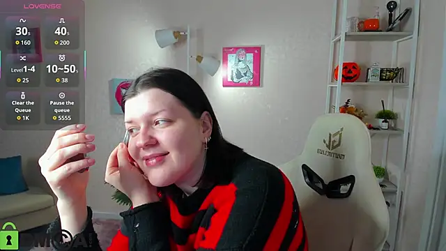 Michele Greenn online show from 26, 11, 2025