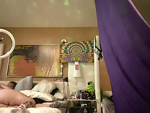 SparklesB1tch online show from 11, 4, 2026