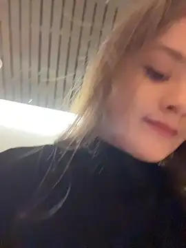 KittyQueeny online show from 4, 10, 2025