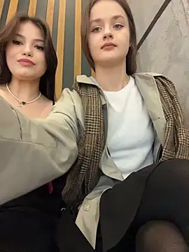 KittyQueeny online show from 5, 11, 2025