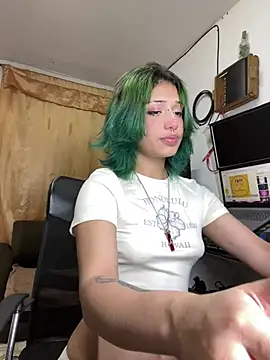 Snapshot of zoelight18 chatting on 4, 7, 2026 zoelight18 online show from 4, 7, 2026