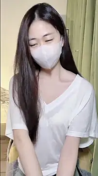 Snapshot of Ninii-b chatting on 11, 11, 2025 Ninii-b online show from 11, 11, 2025