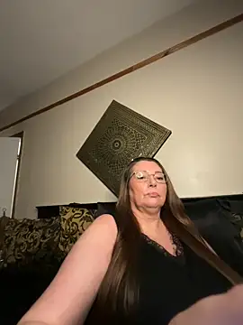 Snapshot of BuxomKitty_BBW chatting on 20, 2, 2026 BuxomKitty BBW online show from 20, 2, 2026