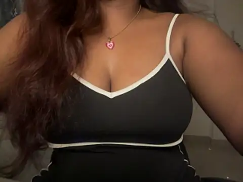 Snapshot of Niveda_21 chatting on 13, 4, 2026 Niveda 21 online show from 13, 4, 2026