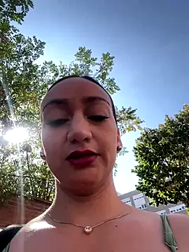 Ninabigtitied online show from 16, 9, 2025