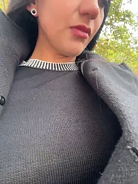 Ninabigtitied online show from 24, 10, 2025