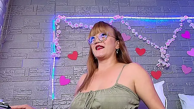 naomi diamond  online show from 14, 12, 2025