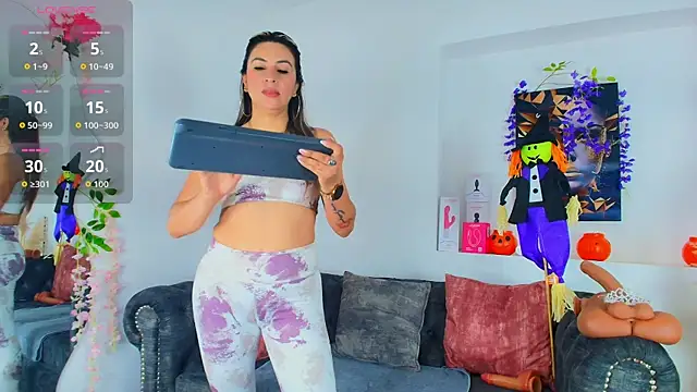 may wood online show from 25, 10, 2025