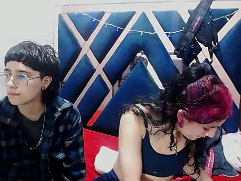 Snapshot of katalinathxandbritney1 chatting on 12, 1, 2026 katalinathxandbritney1 online show from 12, 1, 2026