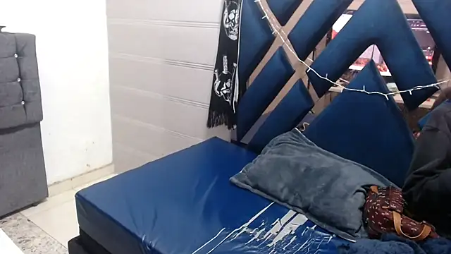 Snapshot of katalinathxandbritney1 chatting on 15, 1, 2026 katalinathxandbritney1 online show from 15, 1, 2026