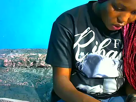 SweetHoney21  online show from 20, 12, 2025