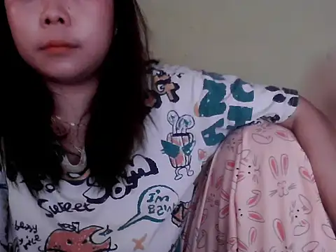 Snapshot of mimi15 chatting on 28, 4, 2026 mimi15 online show from 28, 4, 2026