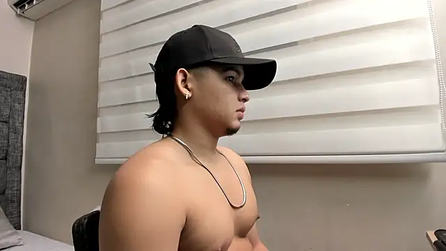 Snapshot of Riky_Strong chatting on 7, 11, 2025 Riky Strong online show from 7, 11, 2025