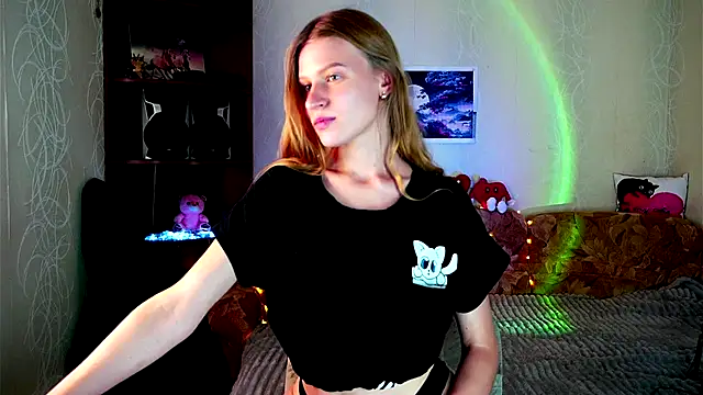 Snapshot of Luntryy chatting on 6, 10, 2025 Luntryy online show from 6, 10, 2025