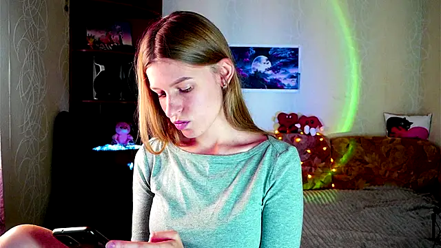 Snapshot of Luntryy chatting on 8, 10, 2025 Luntryy online show from 8, 10, 2025