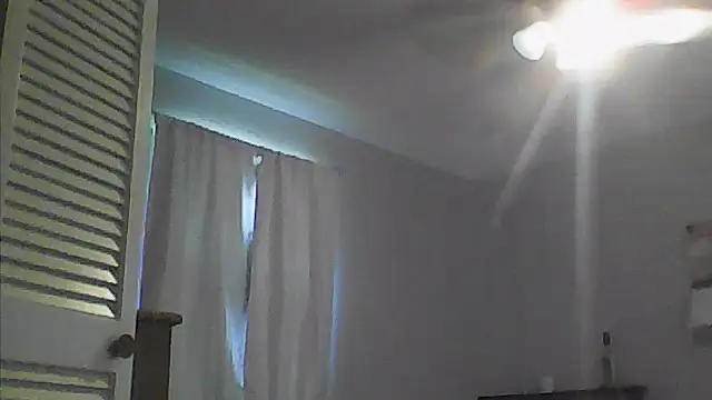 Snapshot of sarahkat86 chatting on 24, 4, 2026 sarahkat86 online show from 24, 4, 2026